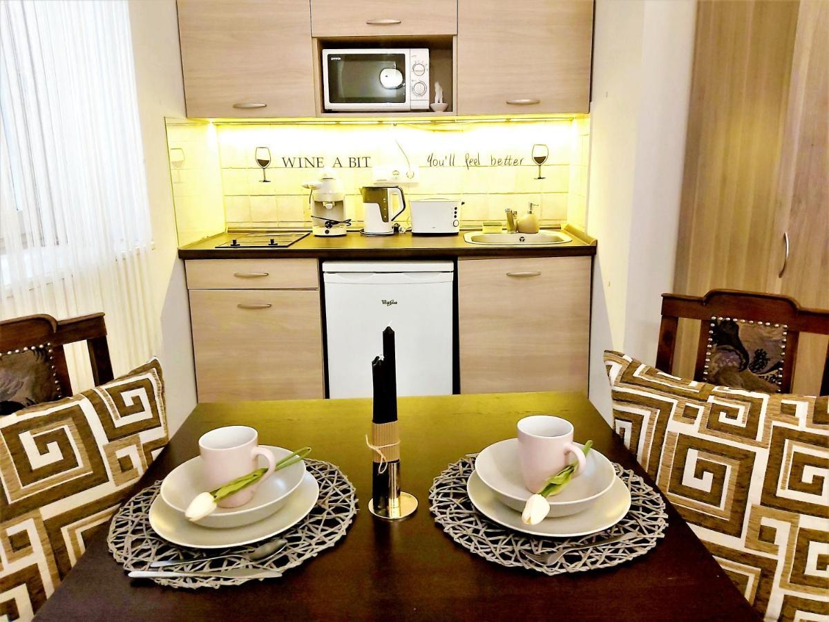 Nora Studio Apartman - Eger Apartment Bagian luar foto