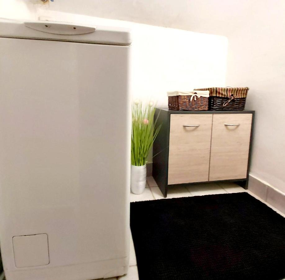 Nora Studio Apartman - Eger Apartment Bagian luar foto