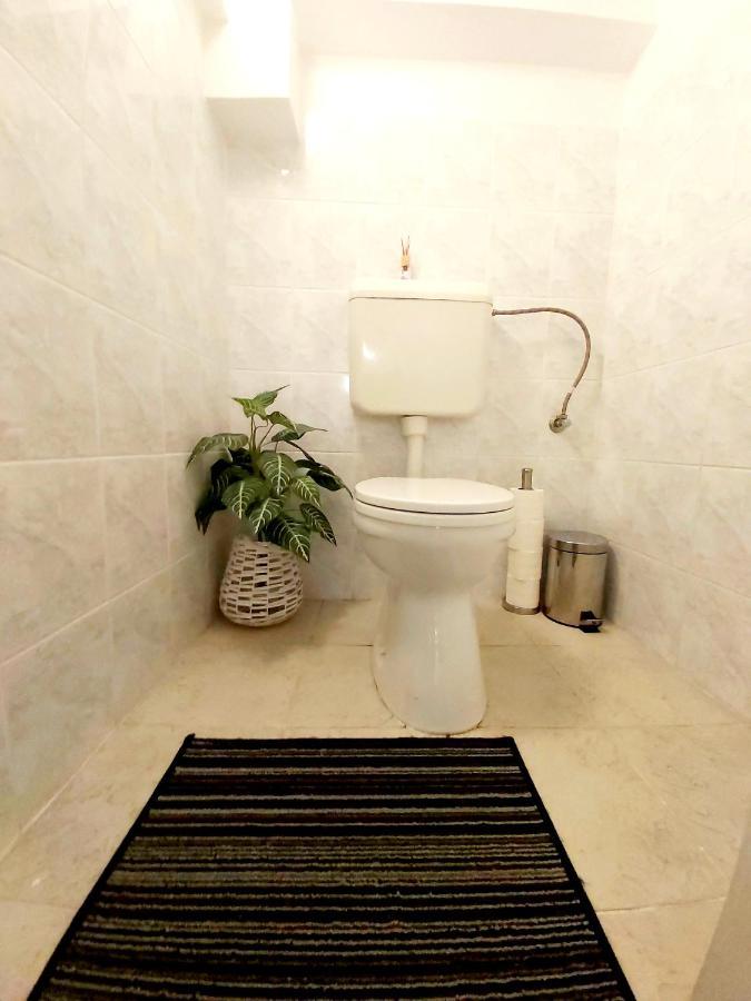 Nora Studio Apartman - Eger Apartment Bagian luar foto