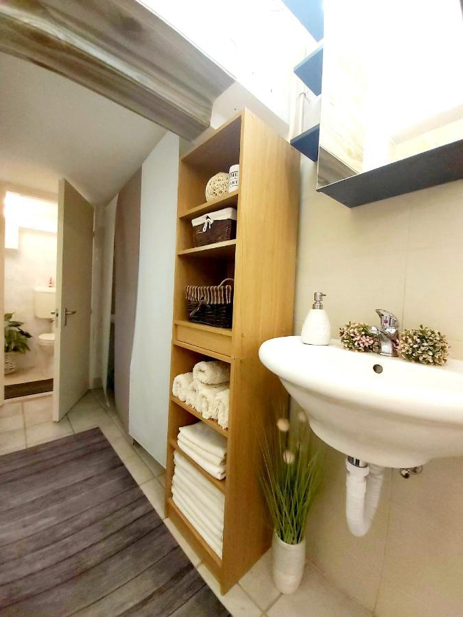 Nora Studio Apartman - Eger Apartment Bagian luar foto