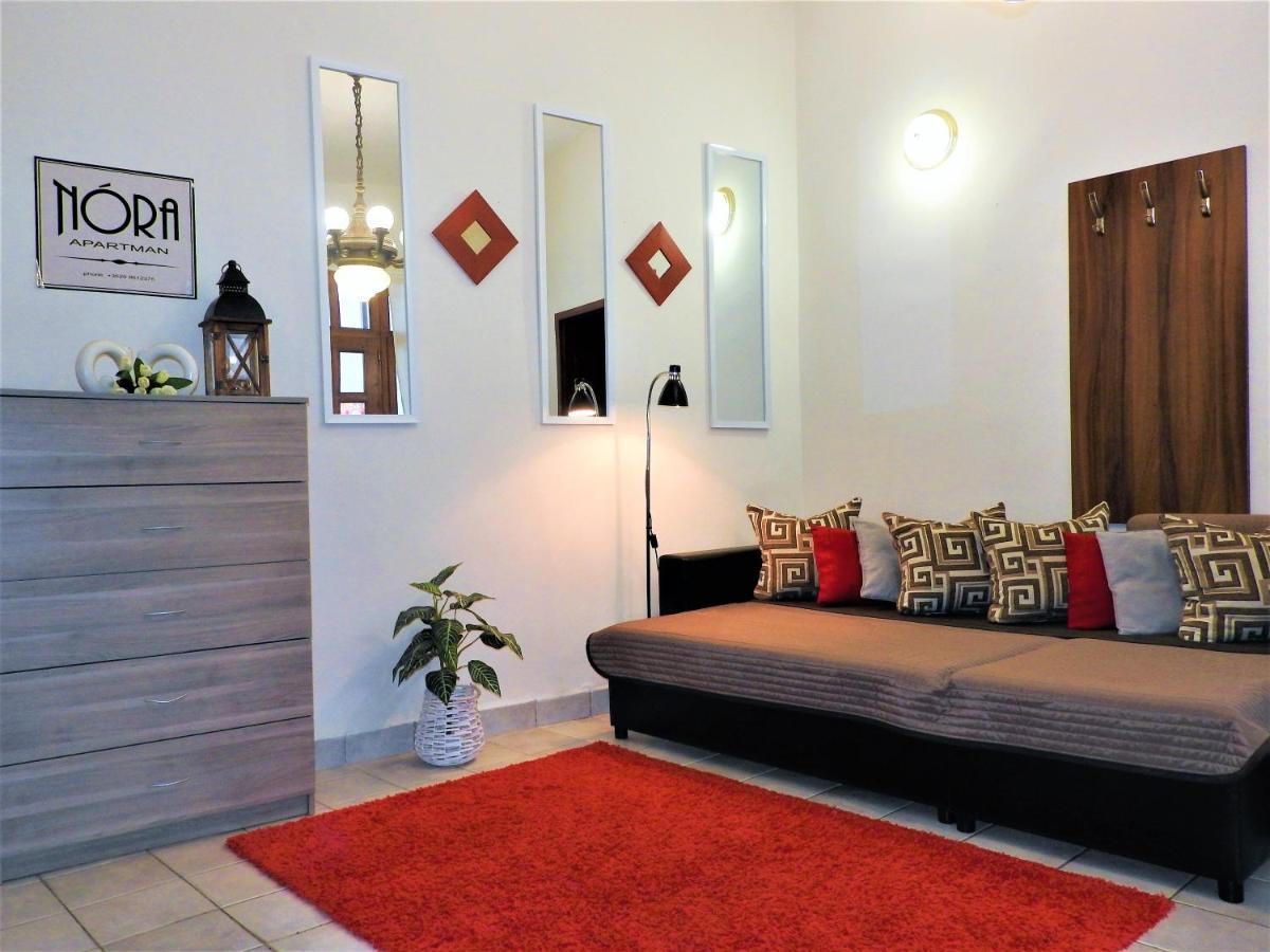 Nora Studio Apartman - Eger Apartment Bagian luar foto