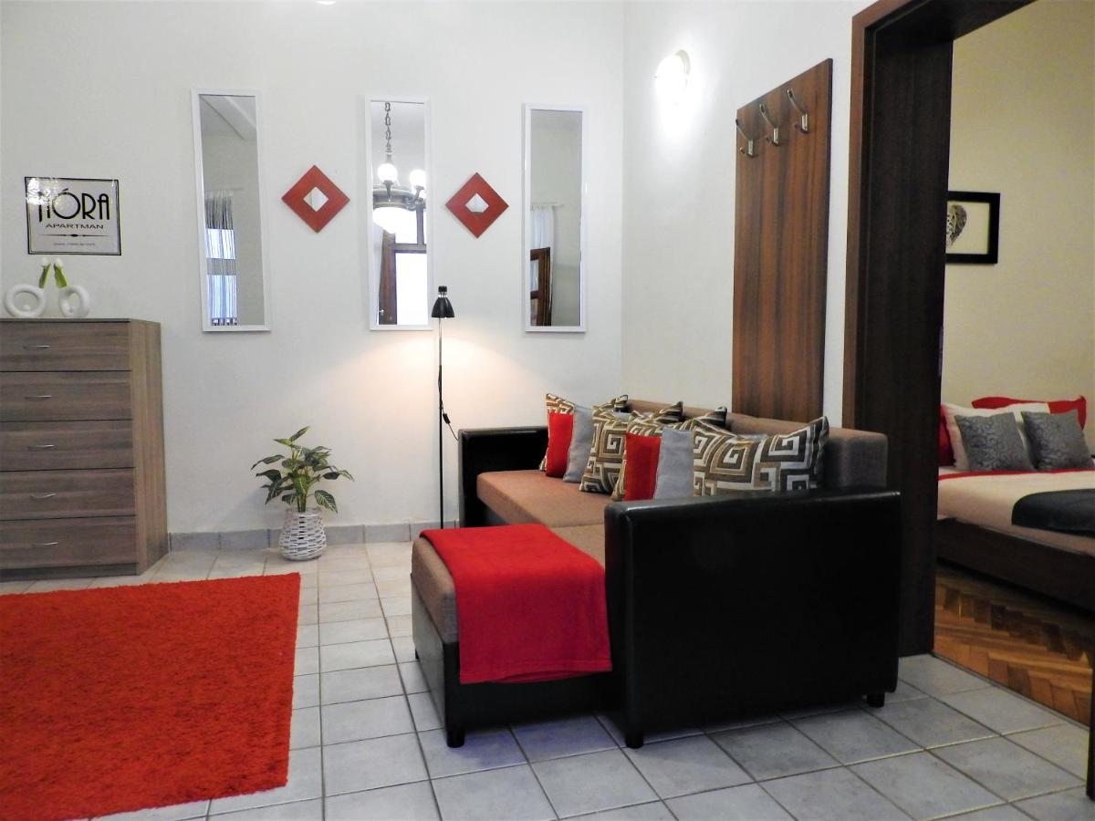 Nora Studio Apartman - Eger Apartment Bagian luar foto