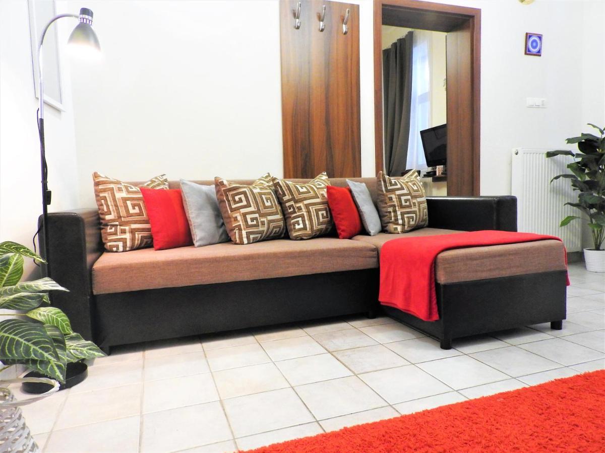 Nora Studio Apartman - Eger Apartment Bagian luar foto