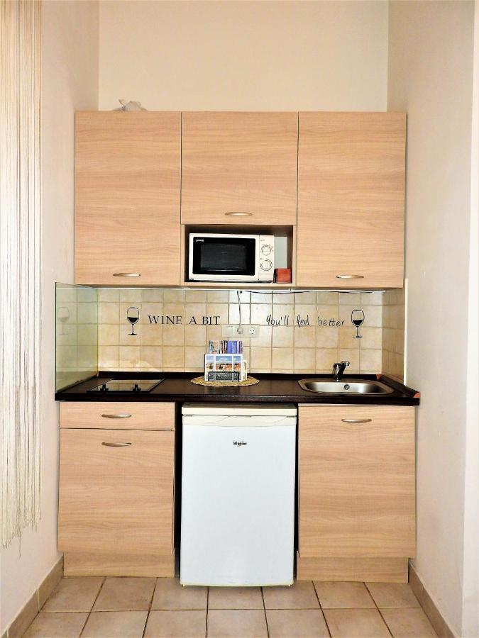 Nora Studio Apartman - Eger Apartment Bagian luar foto