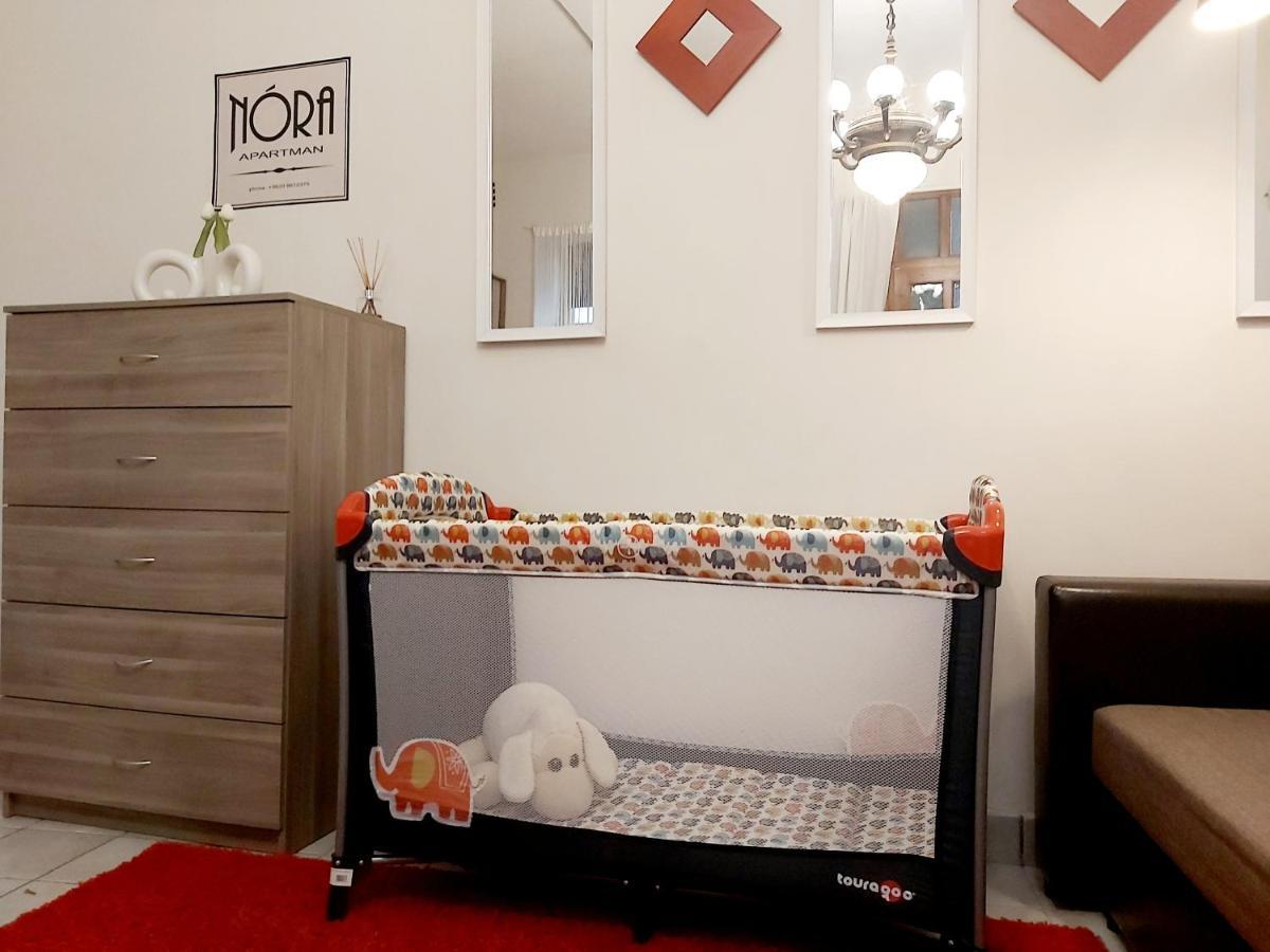 Nora Studio Apartman - Eger Apartment Bagian luar foto