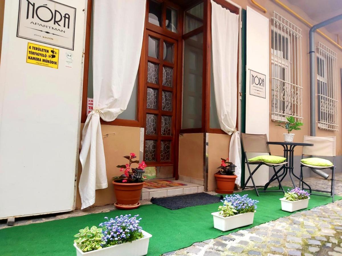 Nora Studio Apartman - Eger Apartment Bagian luar foto